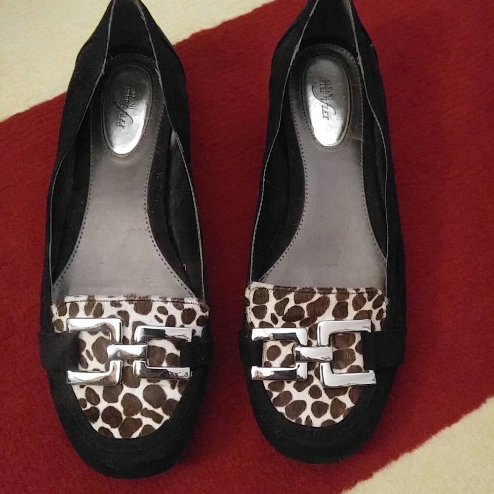 Printed shoes with silver buckles